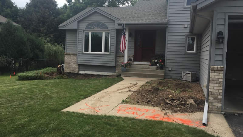 front-yard-landscaping-before